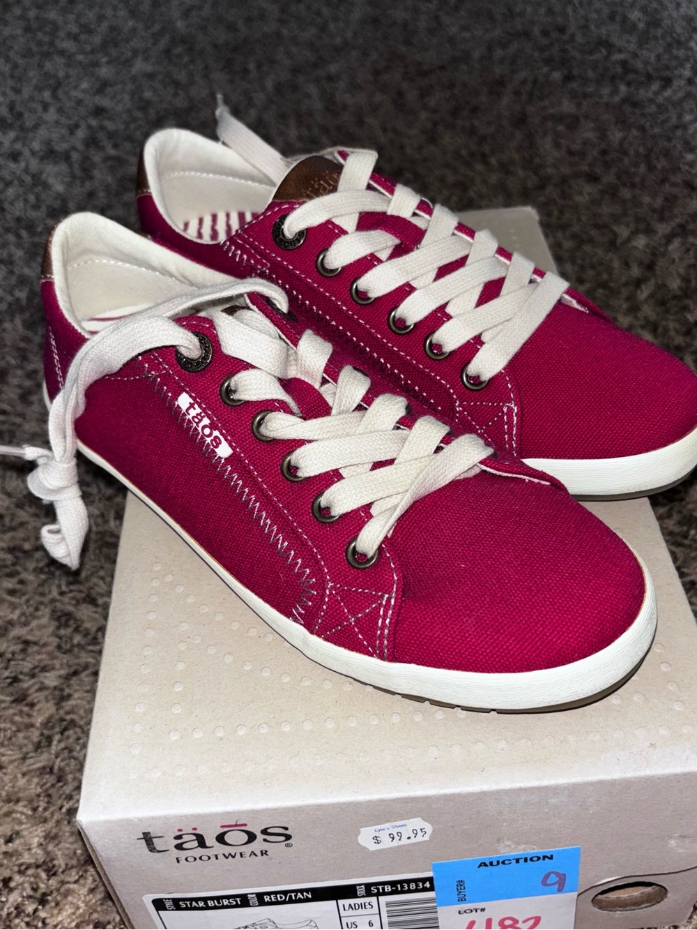 Taos Footwear Women's Red Tan Canvas Star Burst Sneaker Size 6 NEW